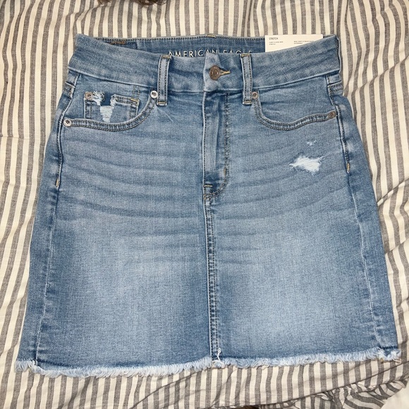 NWT AE Curvy Hi-Rise Denim Mini Skirt - Picture 3 of 9